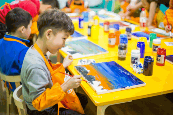 海狸七色花国际少儿美校